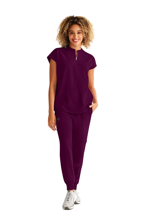 Healing Hands Women's Sandy Top & Naya Jogger Pant – Stylish Medical Scrub Set for Nurses & Healthcare Workers