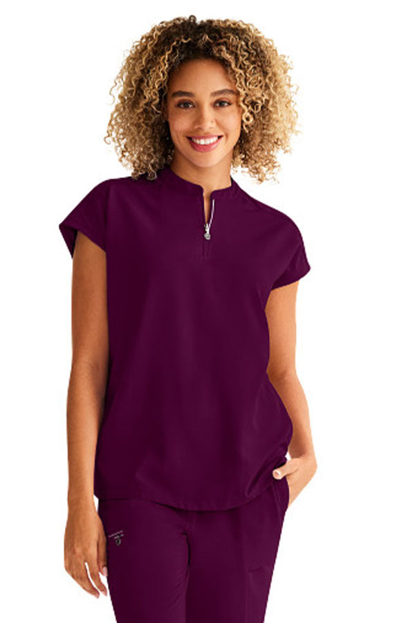 Healing Hands Women's Sandy Top & Naya Jogger Pant – Stylish Medical Scrub Set for Nurses & Healthcare Workers