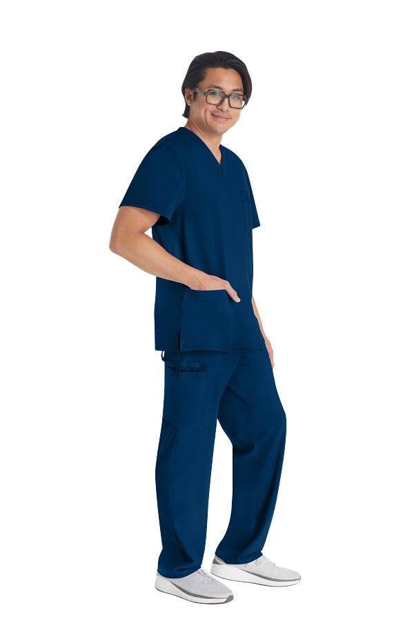 Men’s Dickies DK645 & DK015 scrub set with V-neck top and cargo pants for medical professionals