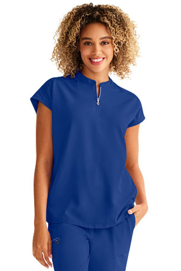 Healing Hands Women's Sandy Top & Naya Jogger Pant – Stylish Medical Scrub Set for Nurses & Healthcare Workers