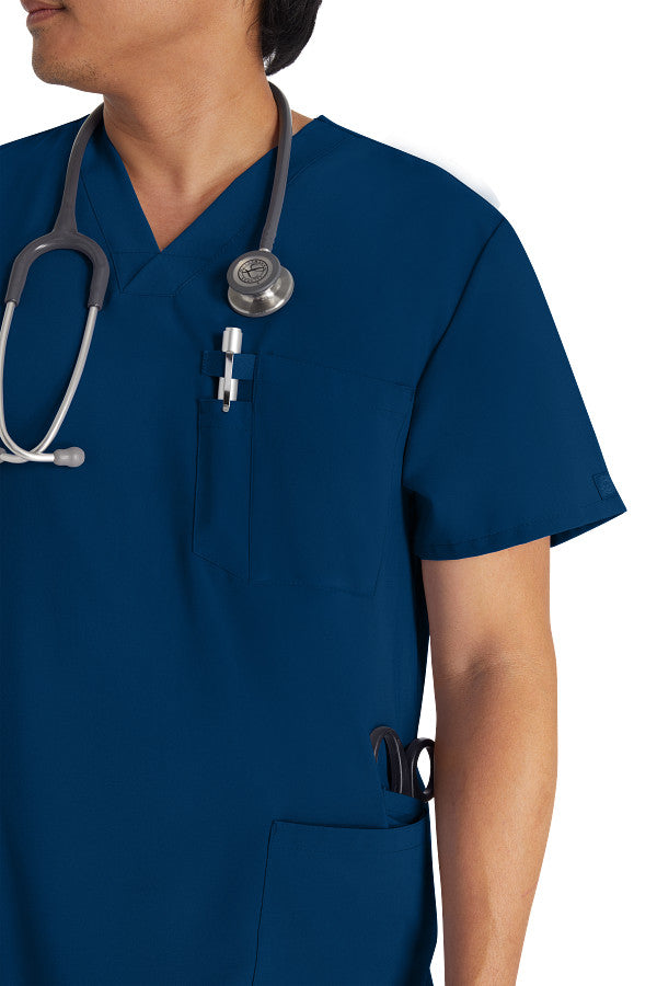Men’s Dickies DK645 & DK015 scrub set with V-neck top and cargo pants for medical professionals