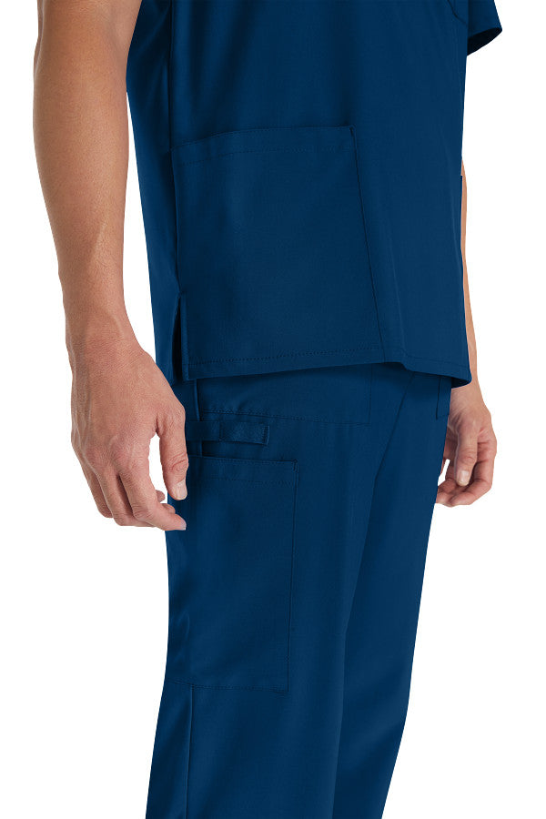 Men’s Dickies DK645 & DK015 scrub set with V-neck top and cargo pants for medical professionals