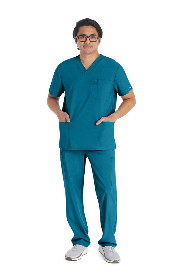 Men’s Dickies DK645 & DK015 scrub set with V-neck top and cargo pants for medical professionals